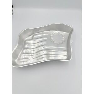 Wilton Vintage 1974 American Flag Cake Pan Aluminum Mold 502-283 Patriotic USA